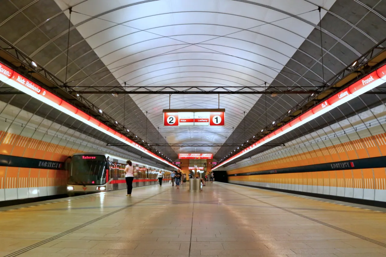 Stanice metra Kobylisy